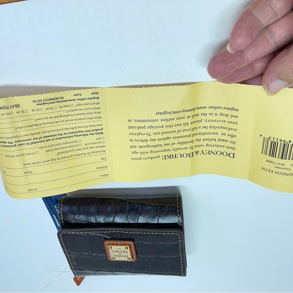 🍓🍓sold🍓🍓Dooney & Bourne Landon Trifold Wallet In Espresso W/Tags, Warranty - Picture 9 of 12